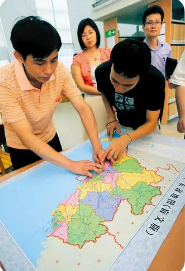 我国首次批量发行无障碍中国和世界地图